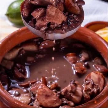 Cumbuca de feijoada completa servida em buffet a domicílio em São Paulo, Buffet de feijoada SP